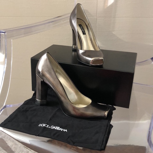 Dolce and Gabbana DeCollete Black Mirror Pumps - Picture 1 of 7